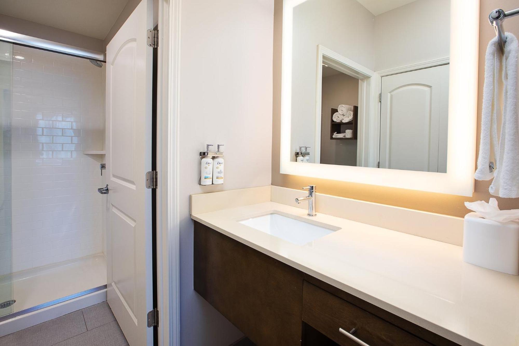Hotel Staybridge By Ihg 3*